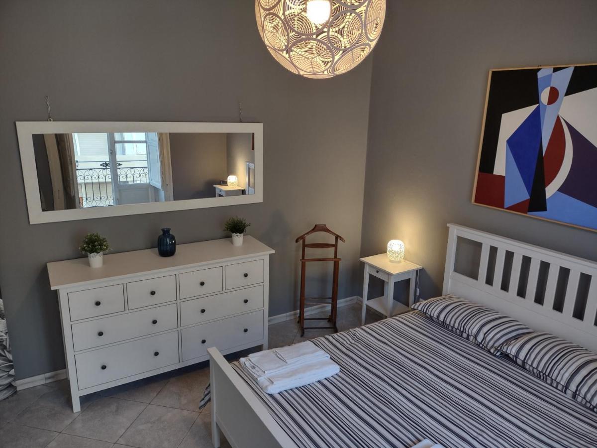 Central Apartment A Due Passi Dal Porto Palermo Eksteriør bilde