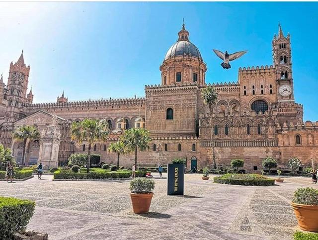 Central Apartment A Due Passi Dal Porto Palermo Eksteriør bilde